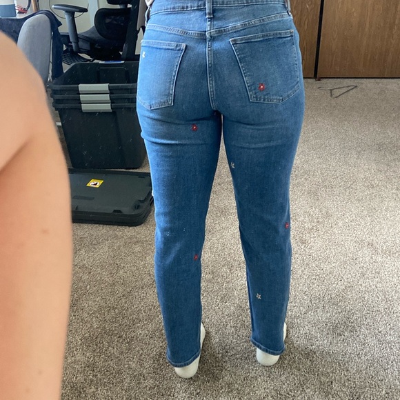 GAP Medium Wash Girlfriend Jeans Flower Embroidery - Picture 7 of 9